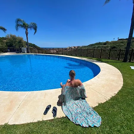 In - Sea & Golf View With Swimming Pool Apartman